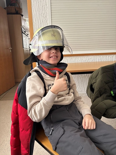 3b_Feuerwehrhelm&nbsp;&copy;&nbsp;Grundschule Havelse